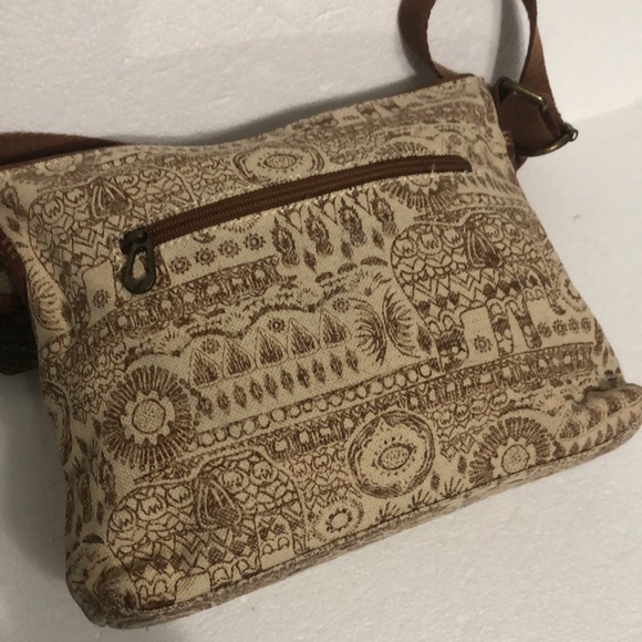 Sakroots Crossbody Bag with Elephant Bag Charm EUC - Picture 9 of 10
